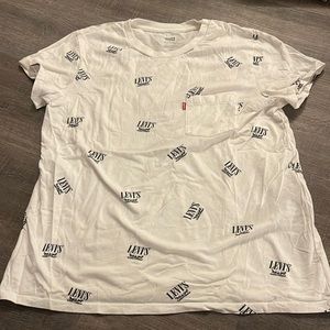Levi’s Pocket Tee